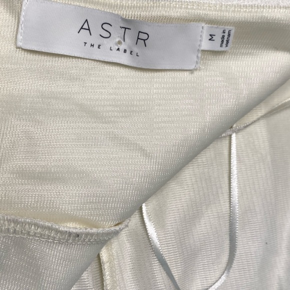 ASTR THE LABEL CREAM HALTER DRESS SIZE MEDIUM - Picture 3 of 6